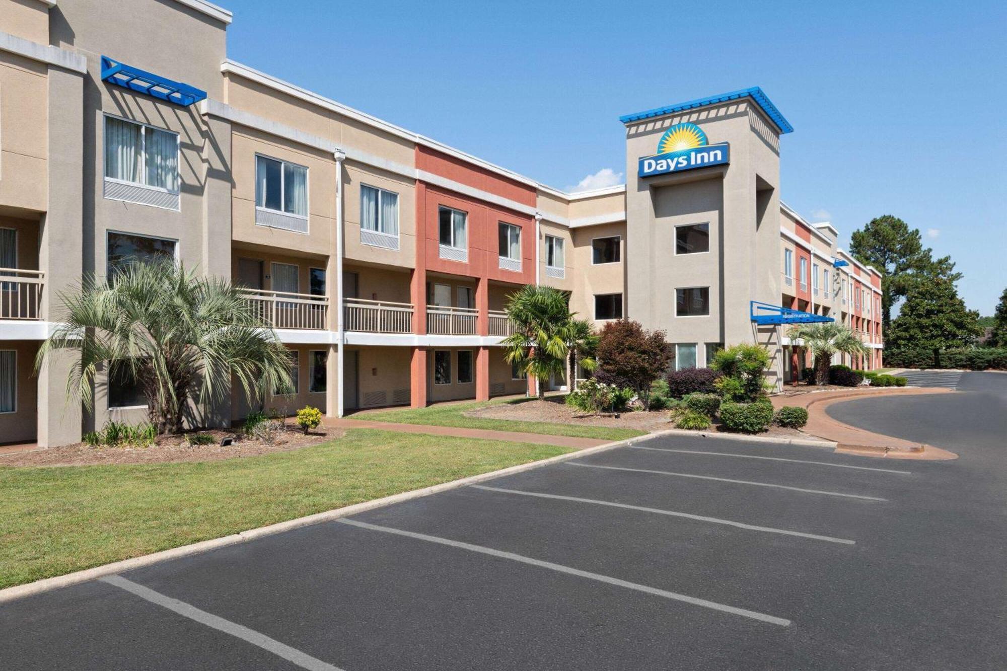 Days Inn By Wyndham Florence Near Civic Center Exterior photo